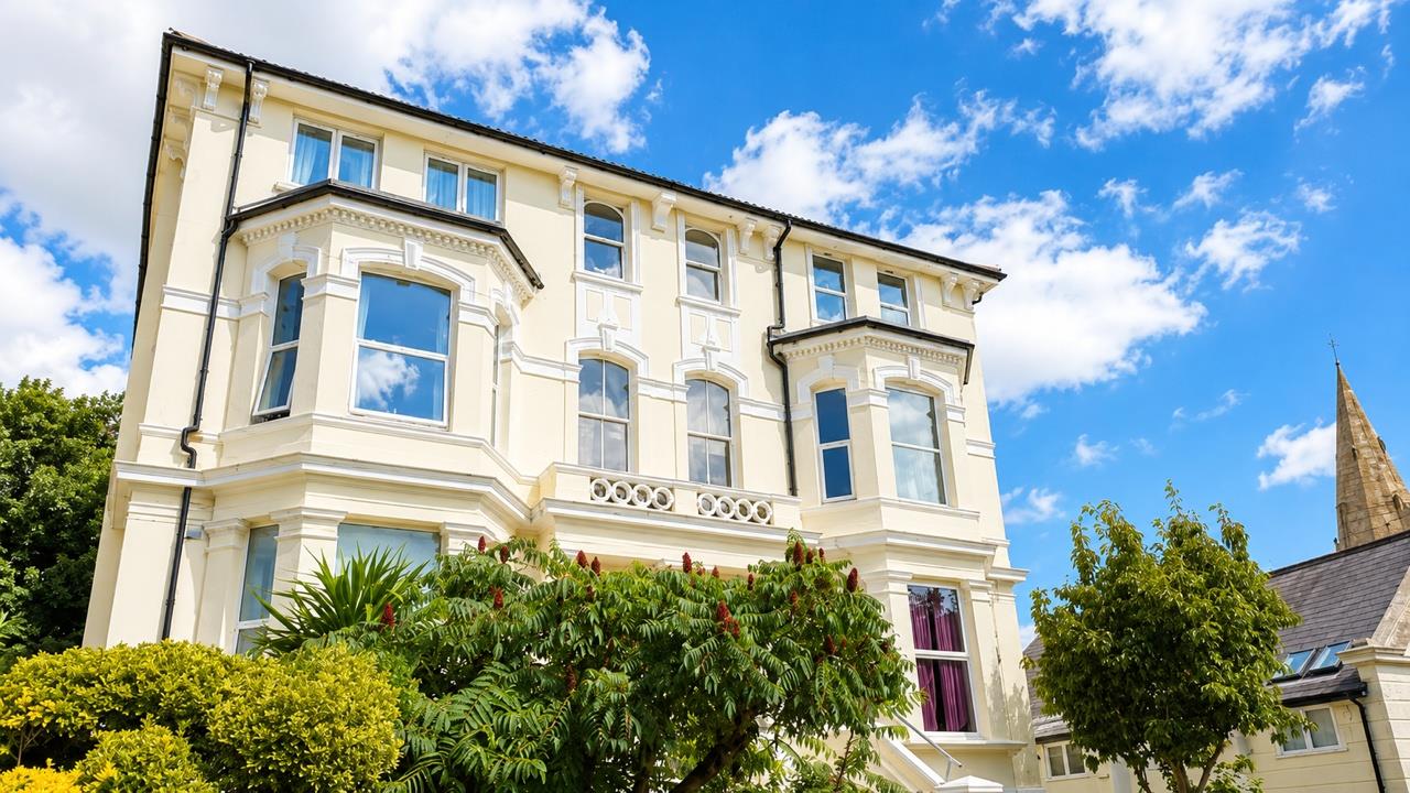 2 bed property in Stockleigh Road, St Leonards-On-Sea